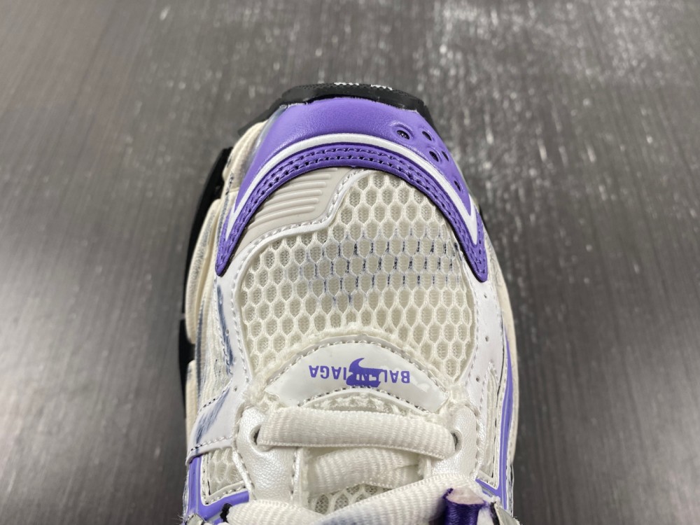 Balenciaga 677402-W3RB3-5901