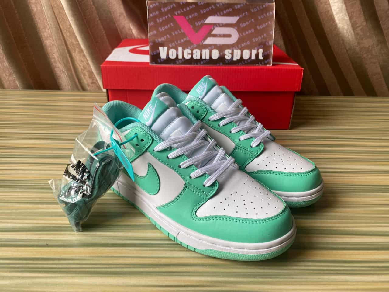 Nike Dunk Low Green Glow DD1503-105