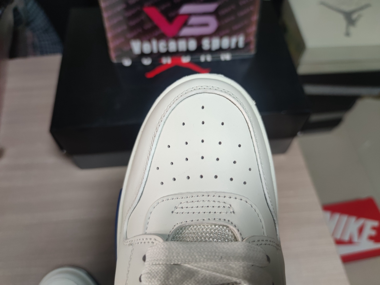 OFF-WHITE Out Of Office OOO Low Tops White White Navy Blue