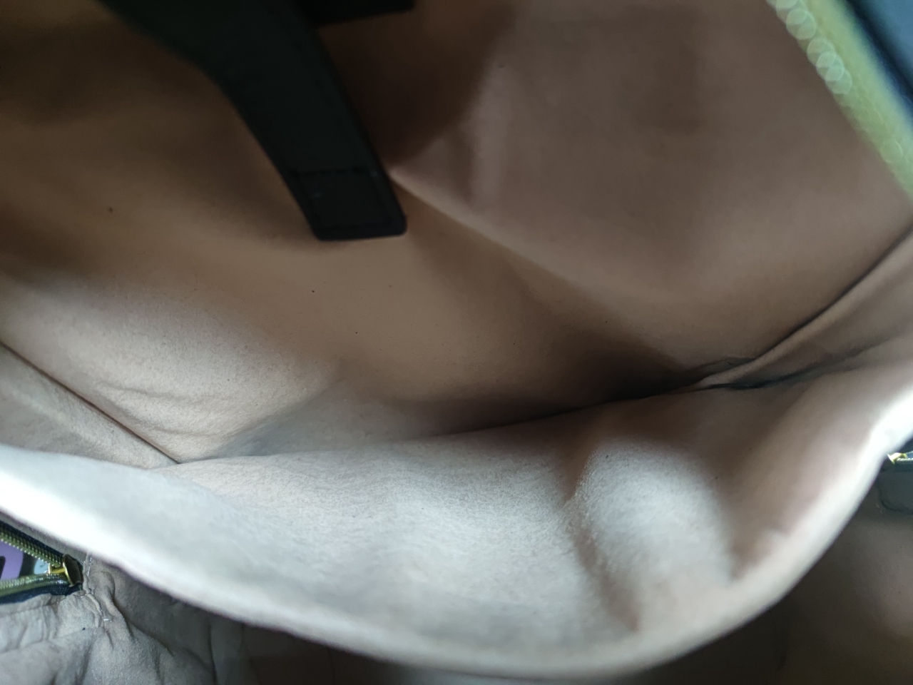 GUC*I Black Shoulder bag