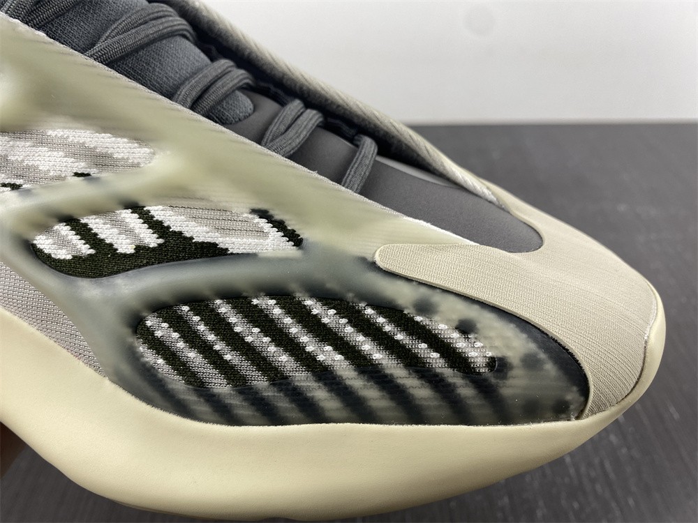 adidas Yeezy 700 V3Fade Salt