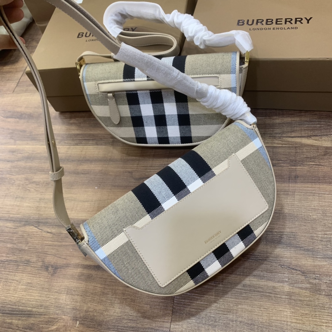Burberry (30) Olympia 26X5.4X15cm