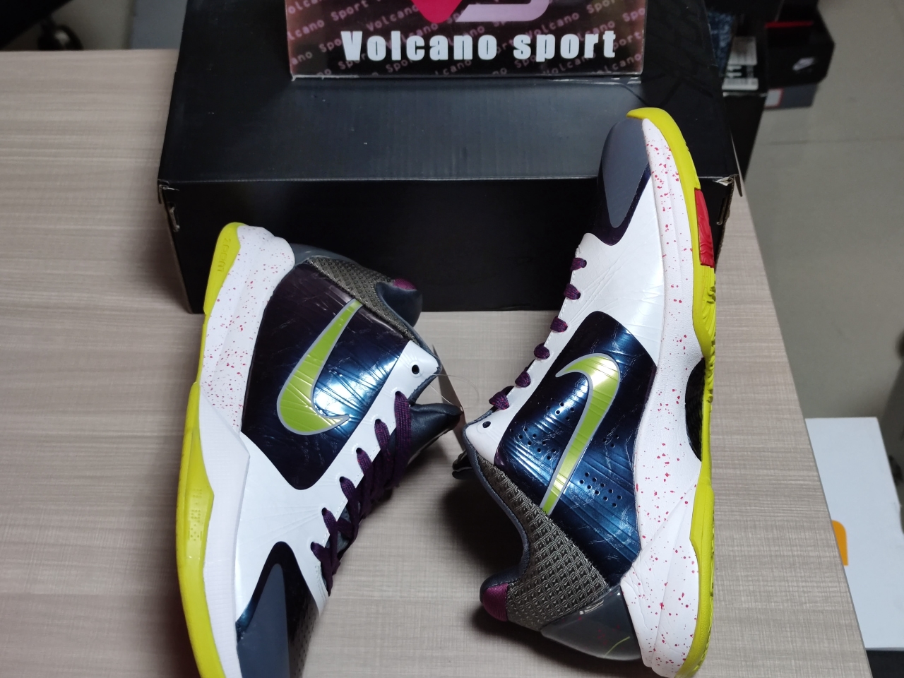 Kobe 6 Protro Grinch CD4991 100