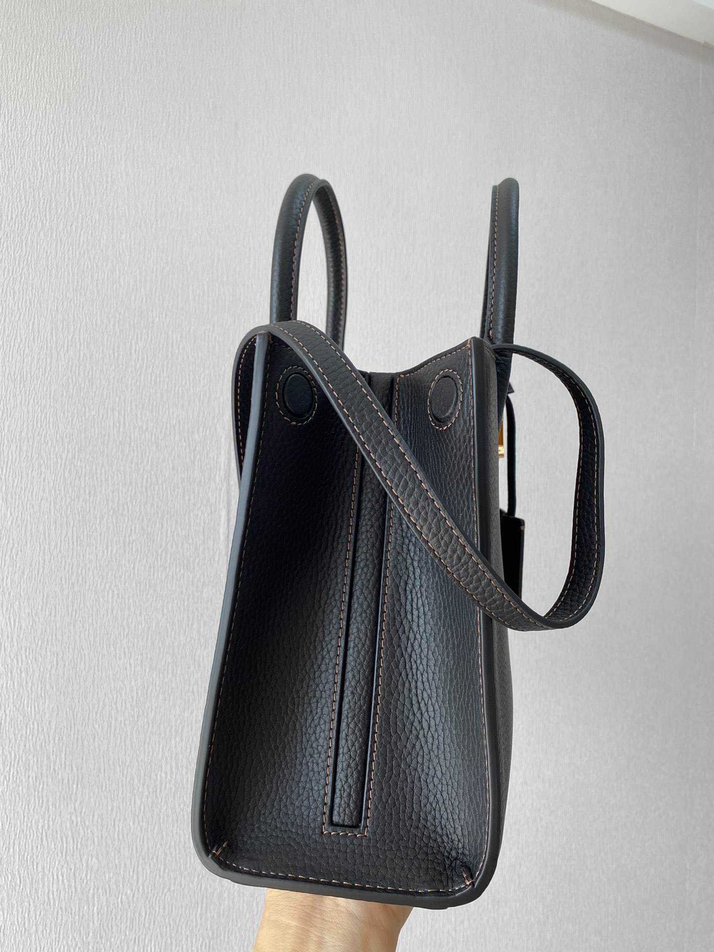 Burberry 044173 (9) 27x 11× 20cm