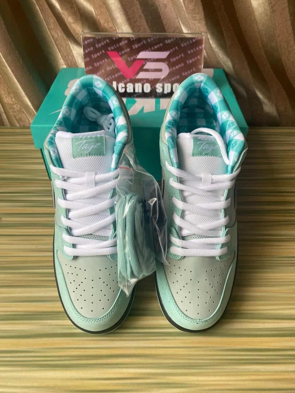 Nike SB Dunk Low BV1310-402