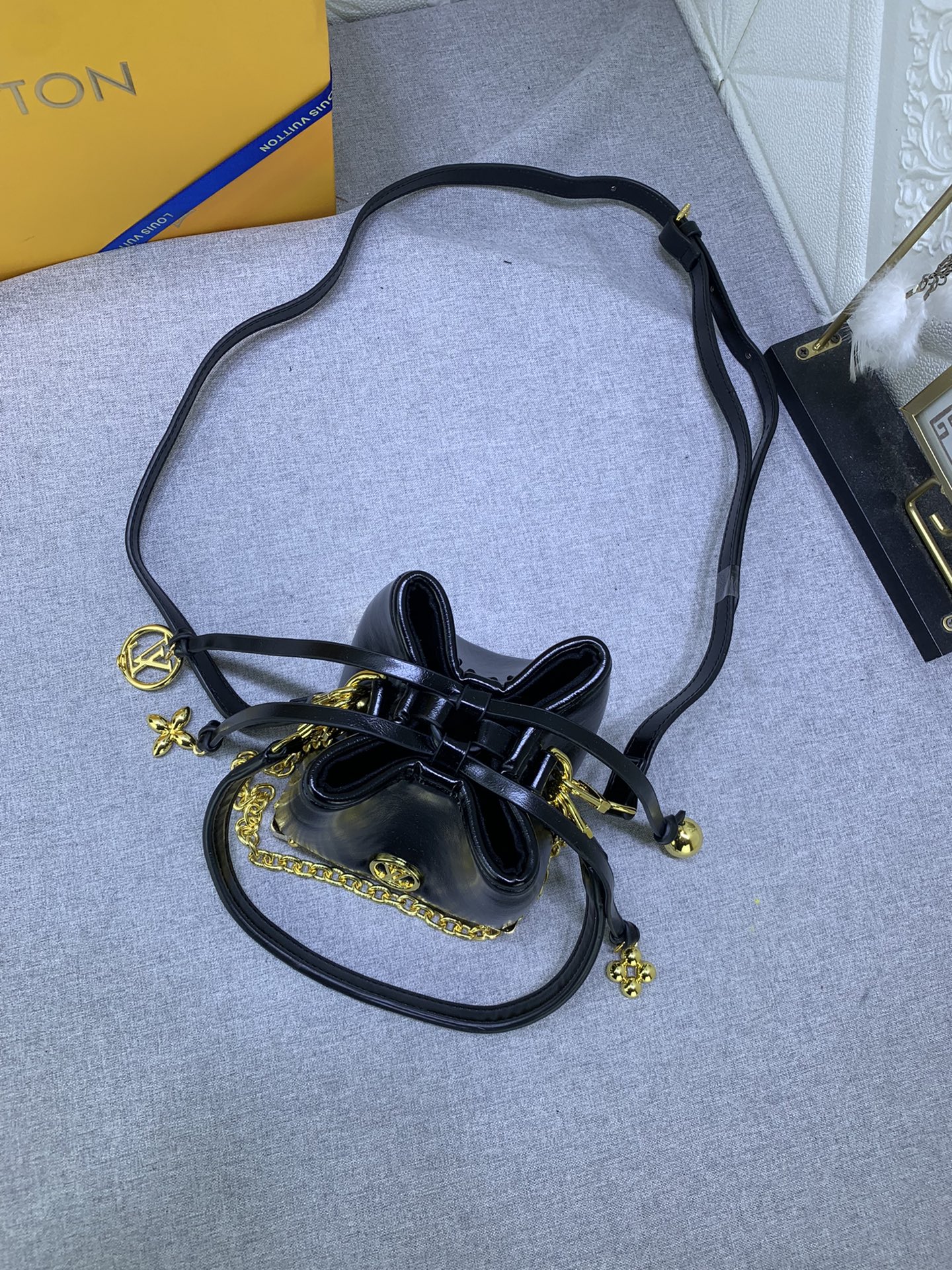 Louis Vuitton Online Only M83227 (2) 11.5 x 11.5 x 11.5 cm