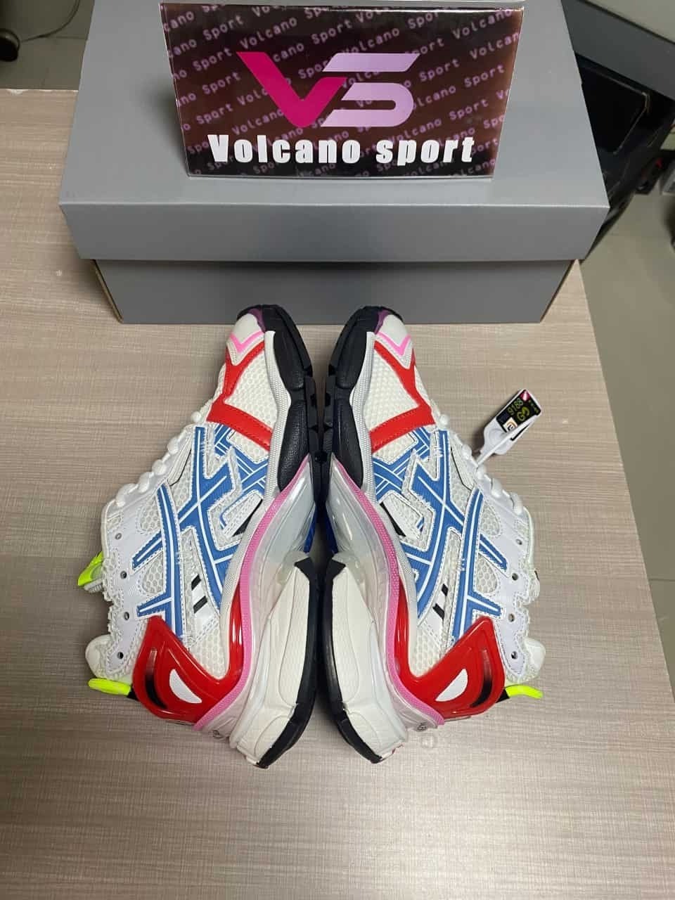 Bale*ciagaLace-Up Runner Sneakers