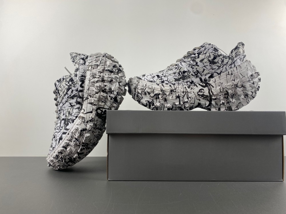 Balenciaga 685613-W2RG1 9010