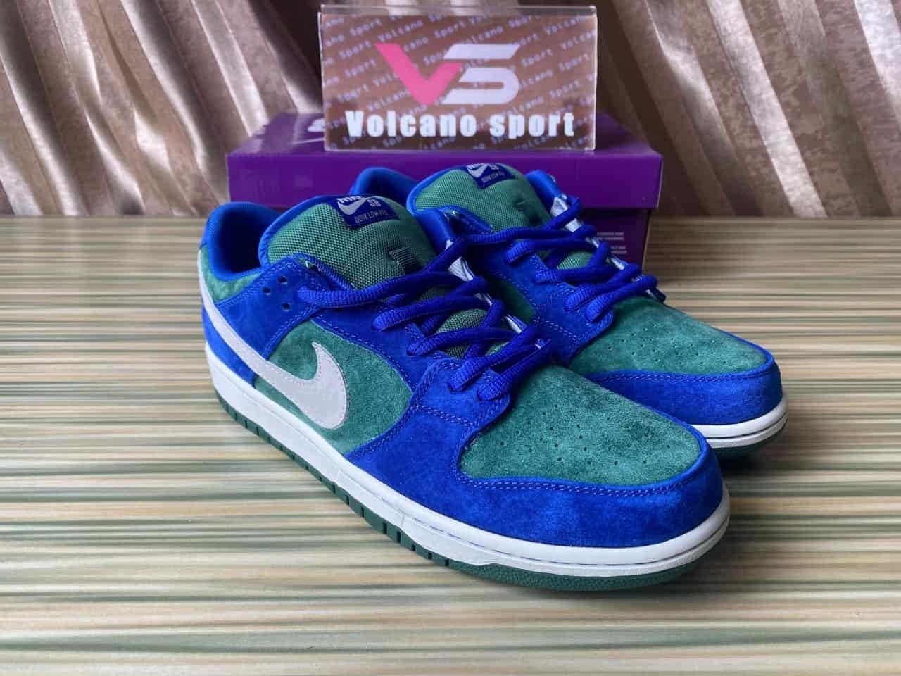 Nike SB Dunk Low Deep Royal Blue HF3704-400