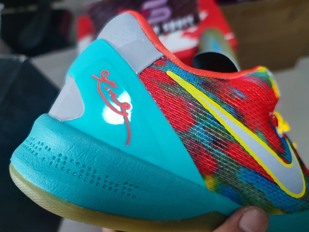 KOBE VIII Orange red 555286 002