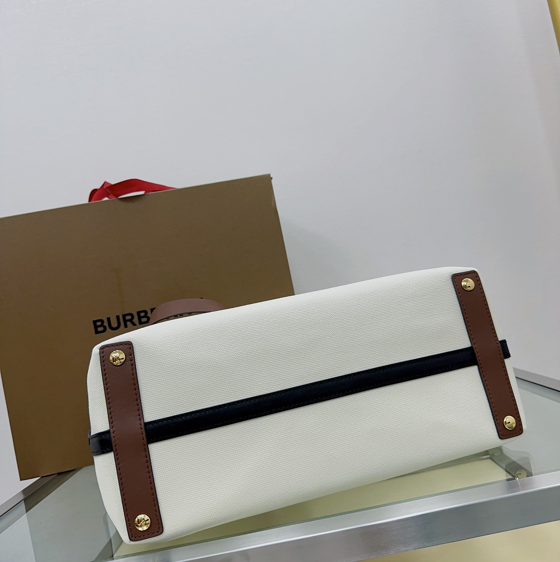 Burberry The Belt 588160 35 x 15 x 31cm