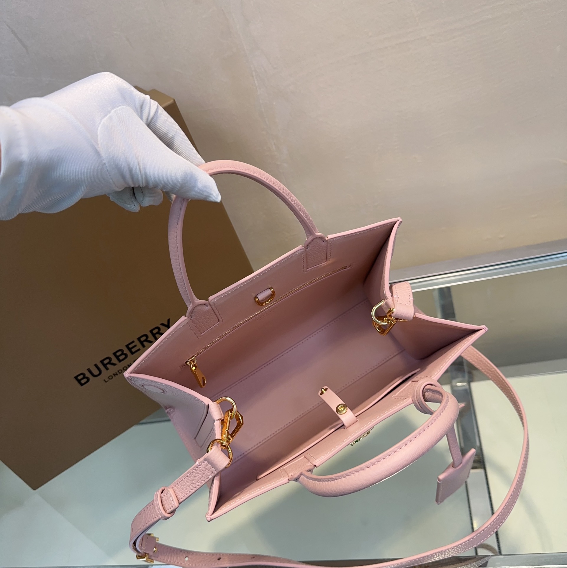 Burberry 044173 (5) 27x 11× 20cm