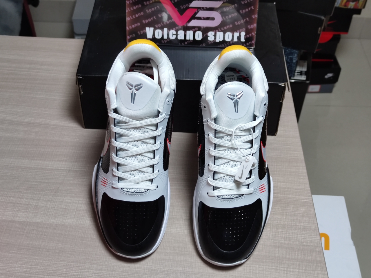 Kobe 5 Protro Bruce Lee Alternate CD4991 101