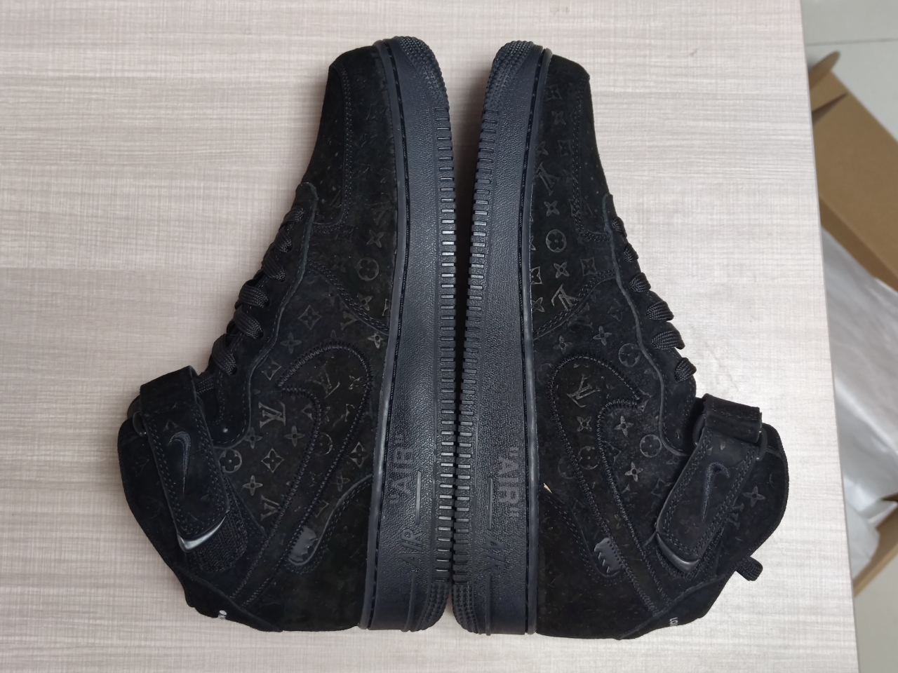 LV x Air force 1 mid Black
