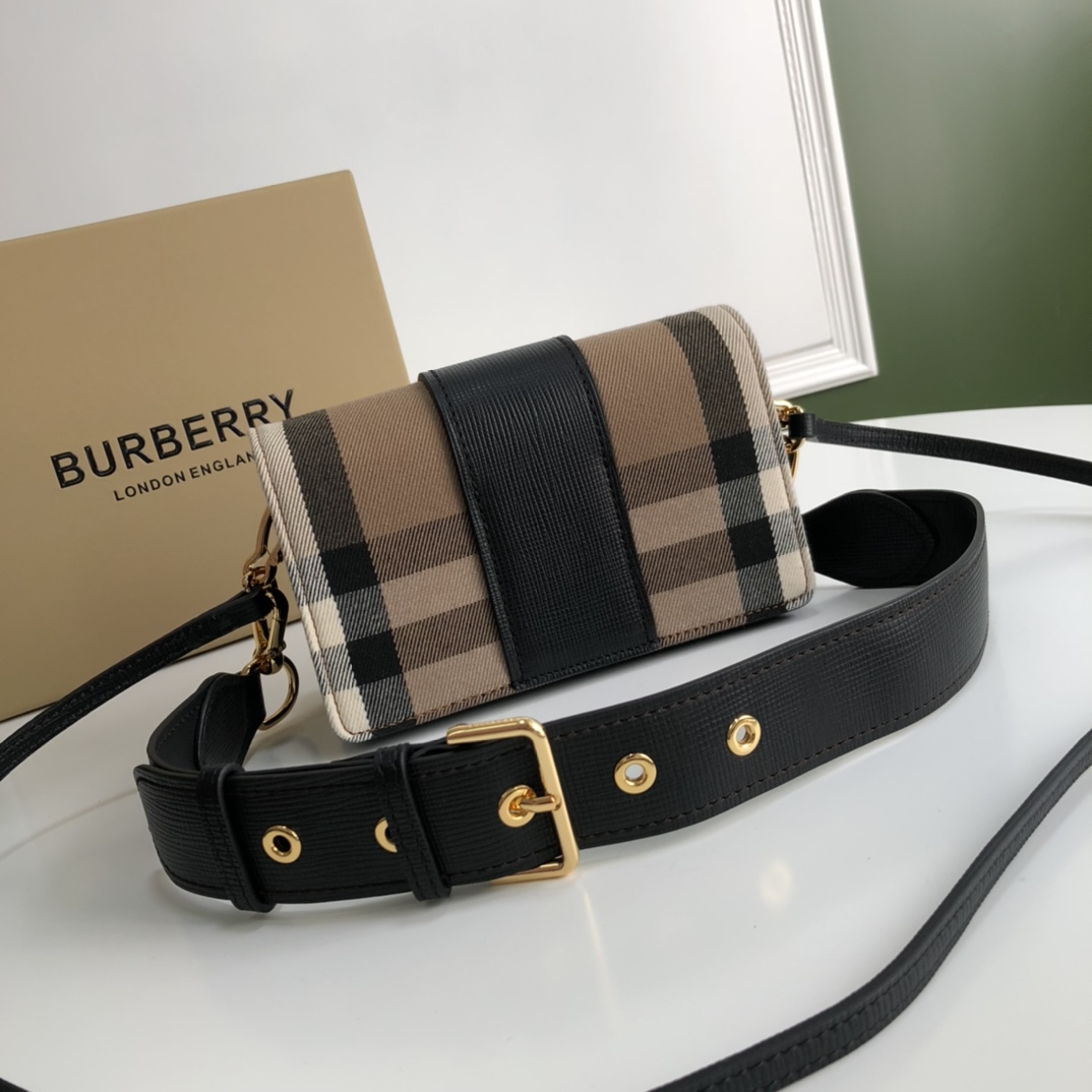 Burberry The Buckle 460160 (4) 19.5512cm