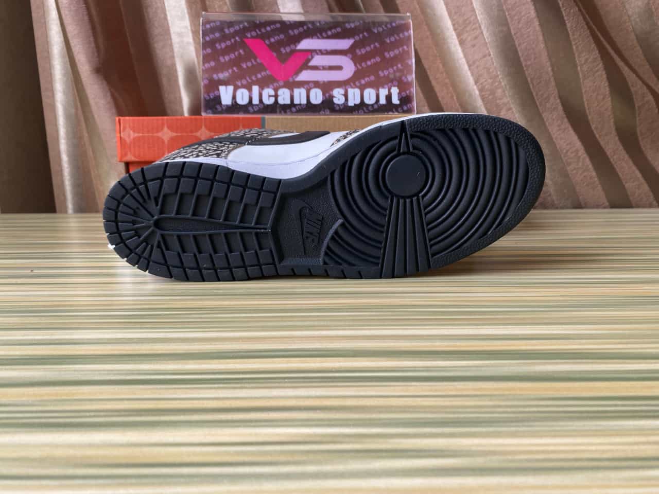 Nike SB Dunk Low Supreme White Cement 304292-001