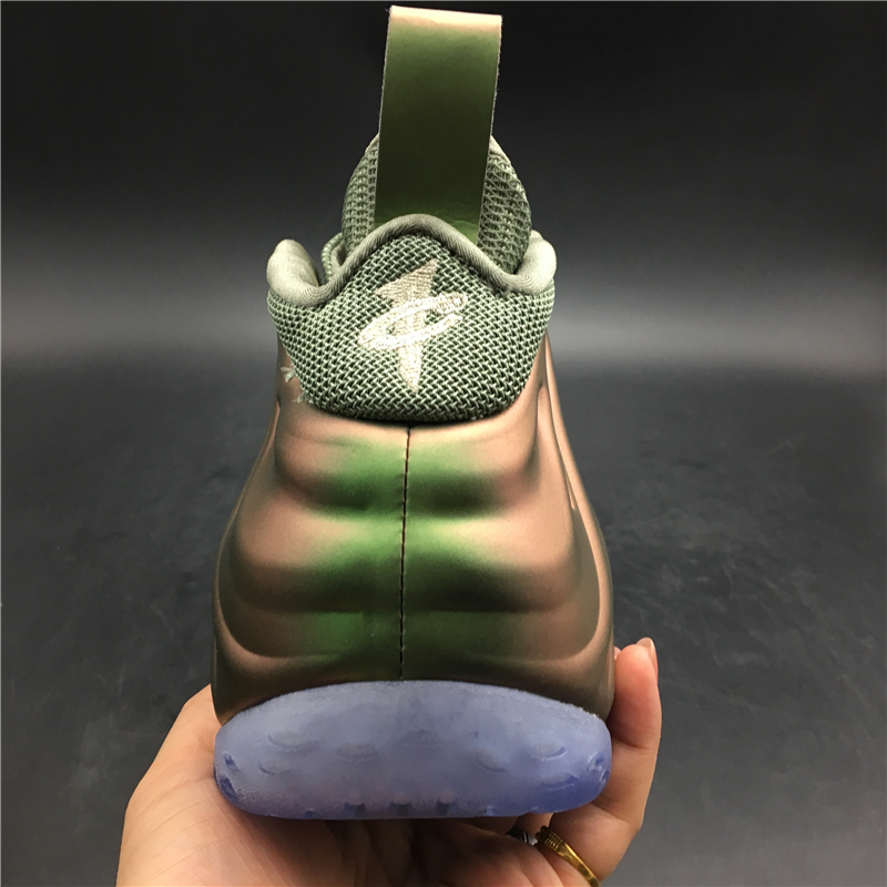 Nike Air Foamposite One Iridescent (Women's) AA3963-001