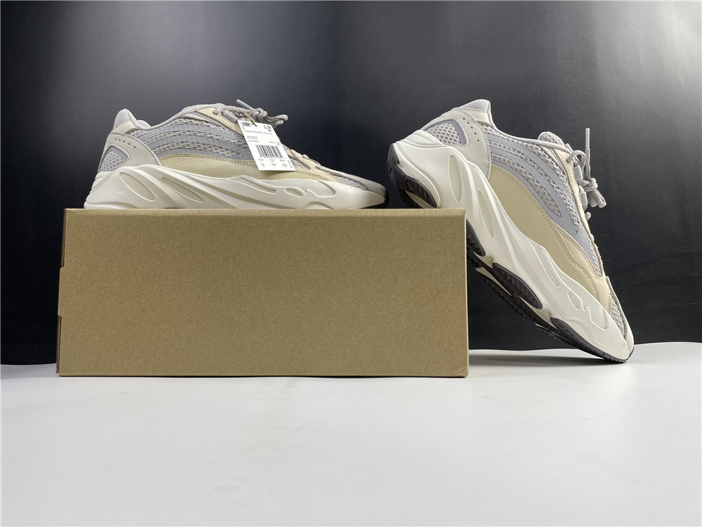 adidas Yeezy Boost 700 V2Cream