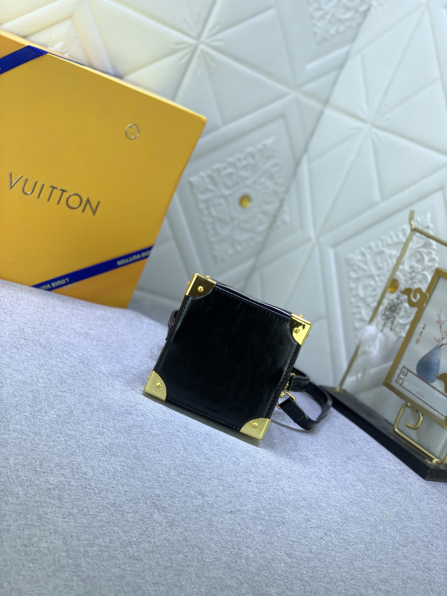 Louis Vuitton Online Only M83227 (2) 11.5 x 11.5 x 11.5 cm