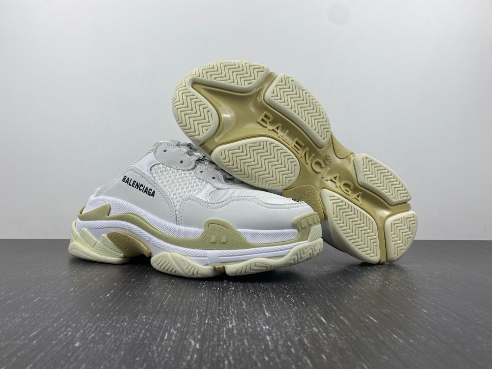 BALENCIAGA TRIPLE 755686 W3SM2 9097