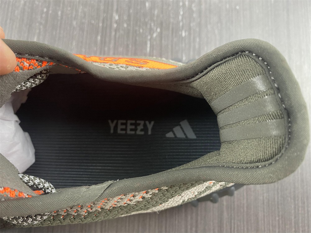 Yeezy Boost 350 V2 Carbon Beluga