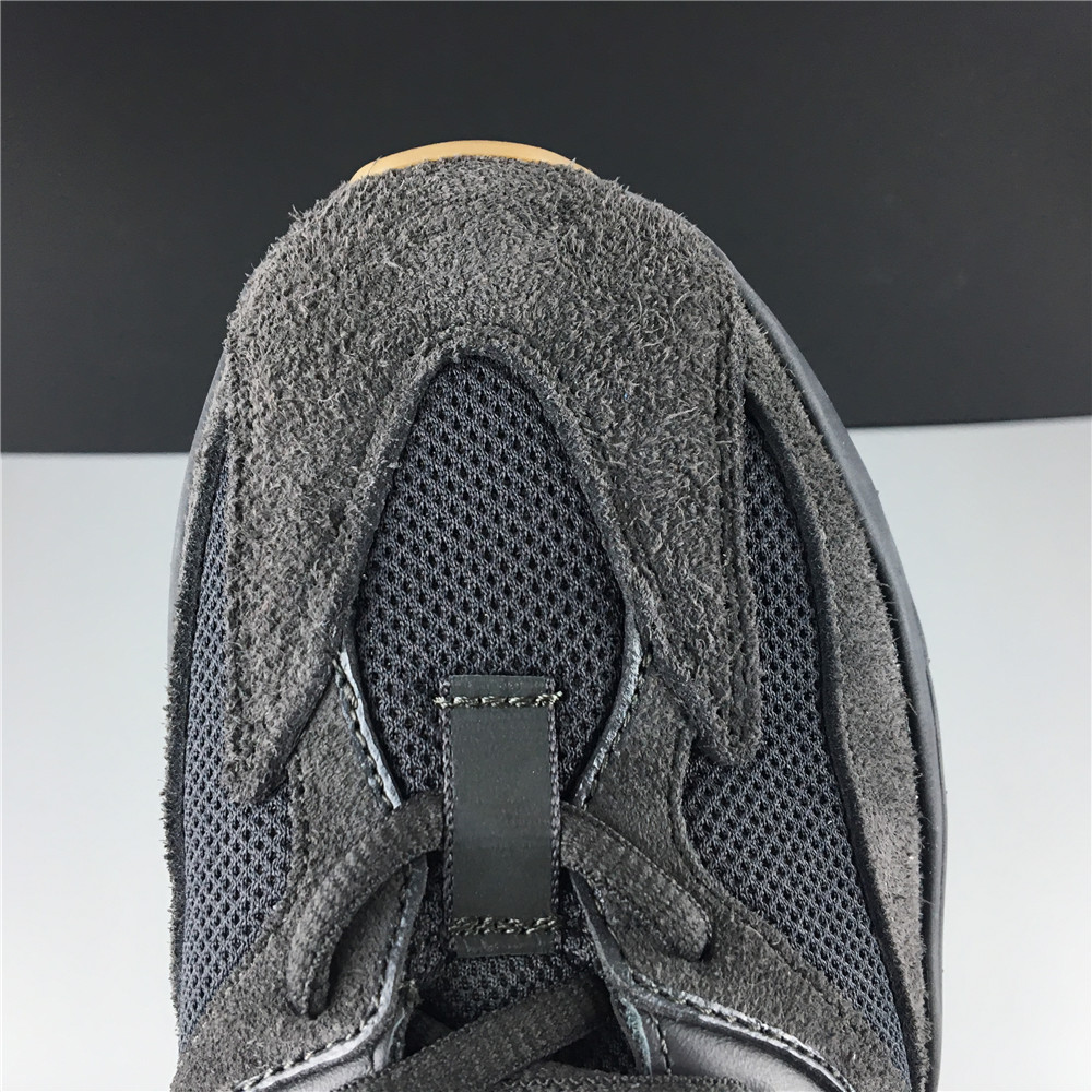 adidas Yeezy Boost 700Utility Black