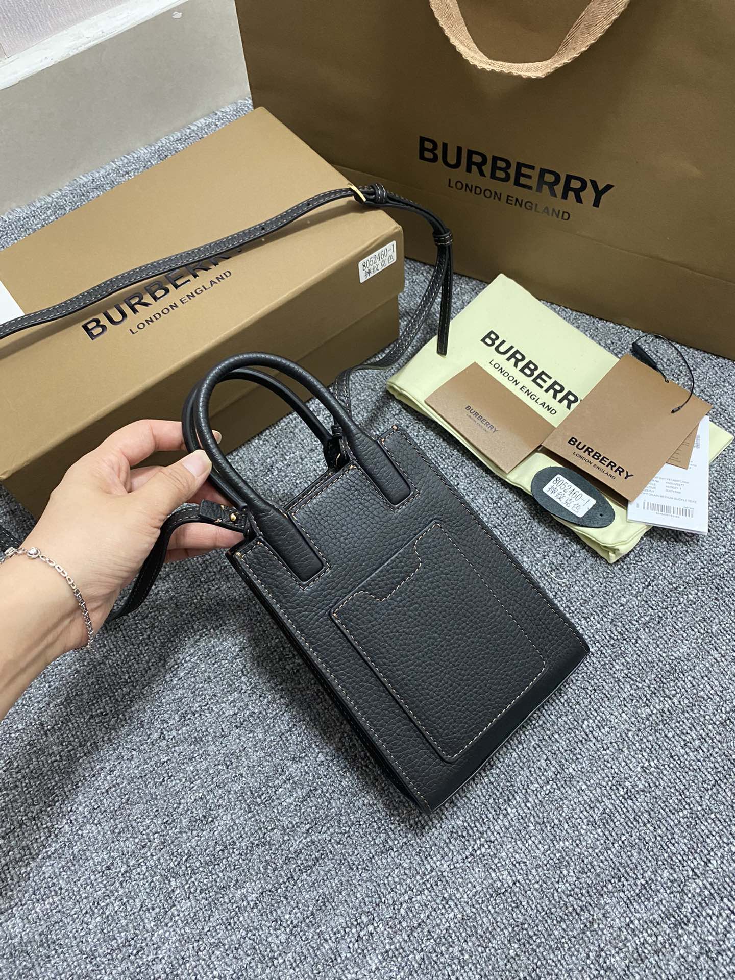 Burberry Frances 460-1460153 13 x 7.5 x 18cm