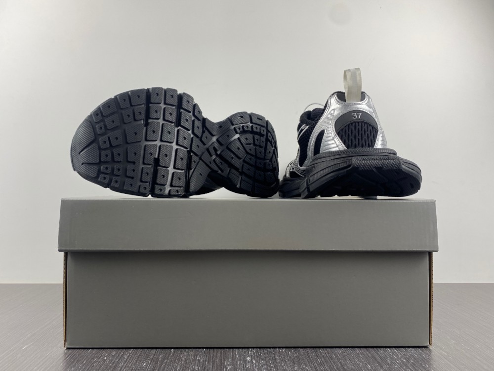 Balenciaga 十IAGA -PHANTOM SNEAKER W3RB5 0218