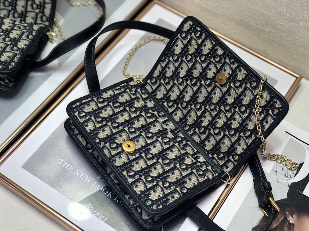 Dior 30 Montaigne 2166 19x12.5x4cm