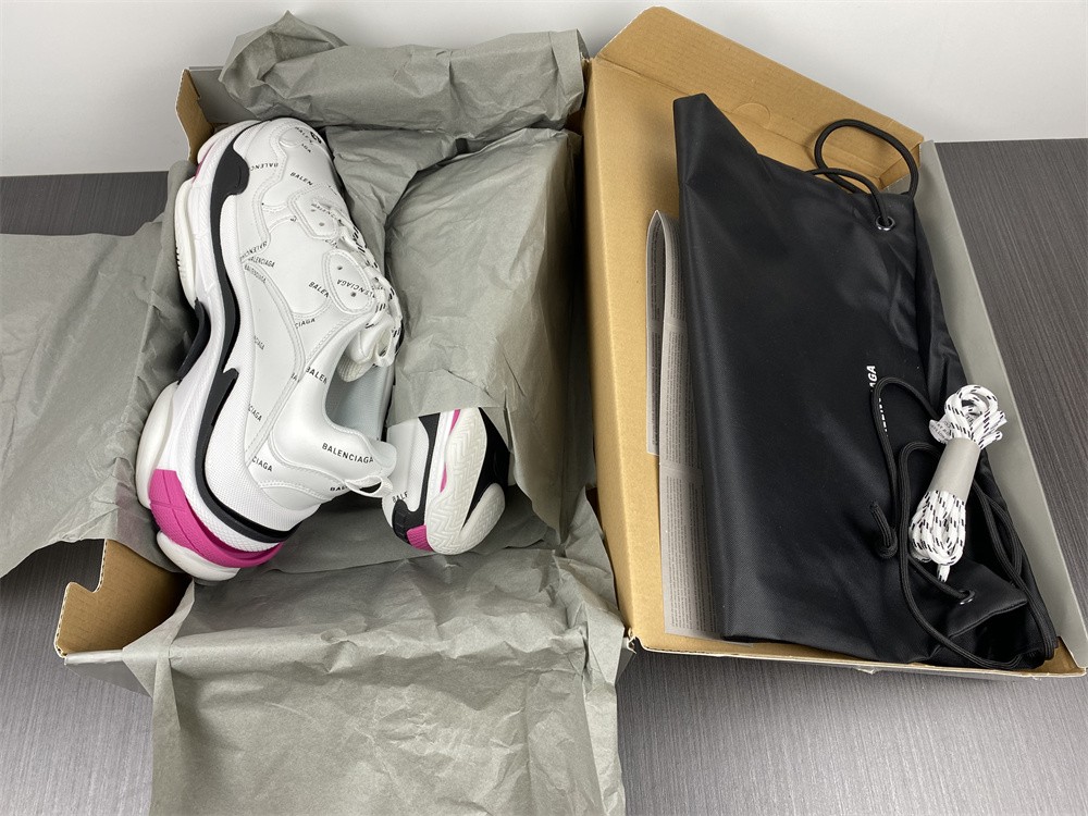 Balenciaga Mens Triple S Logo Chunky Lowtop Sneakers