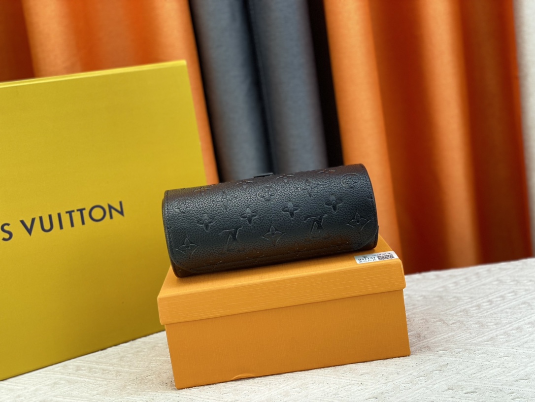 Louis Vuitton M47530 20 x 8 x 8 cm