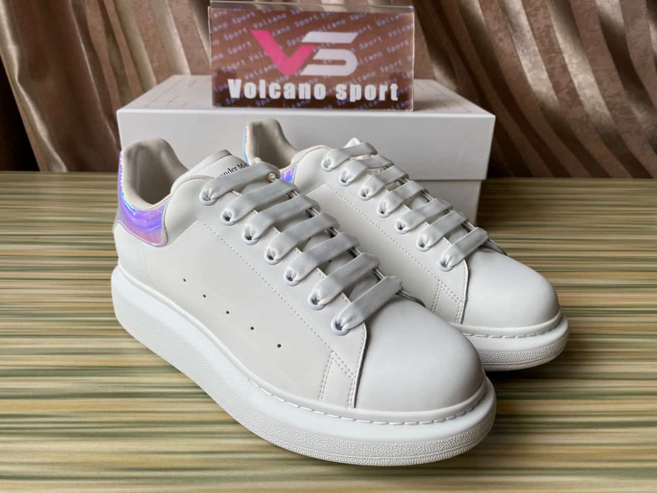 Alexander McQueen Larry Low top Sneakers White Lace