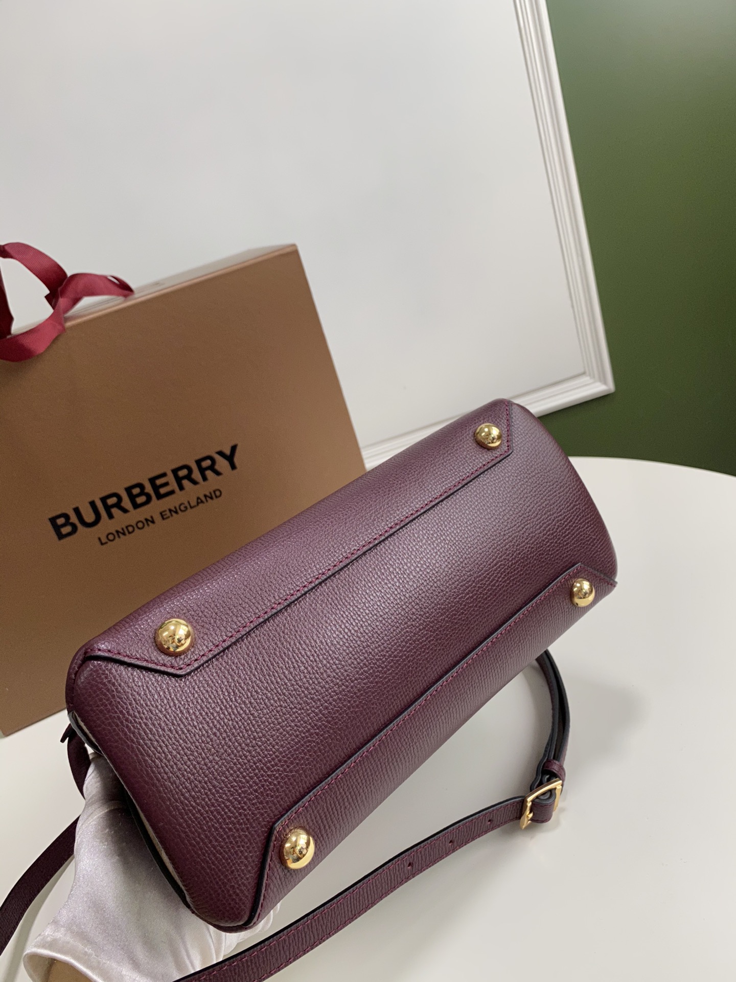 Burberry The Banner 713163 (4) 26cm