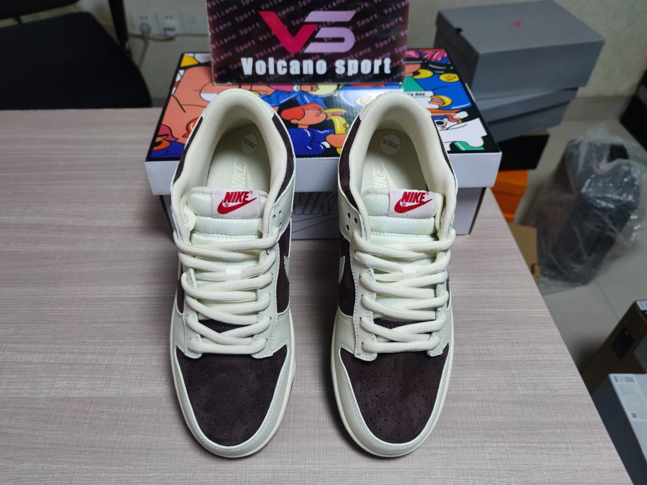 Dunk Low Beige Chocolate DN0068 226