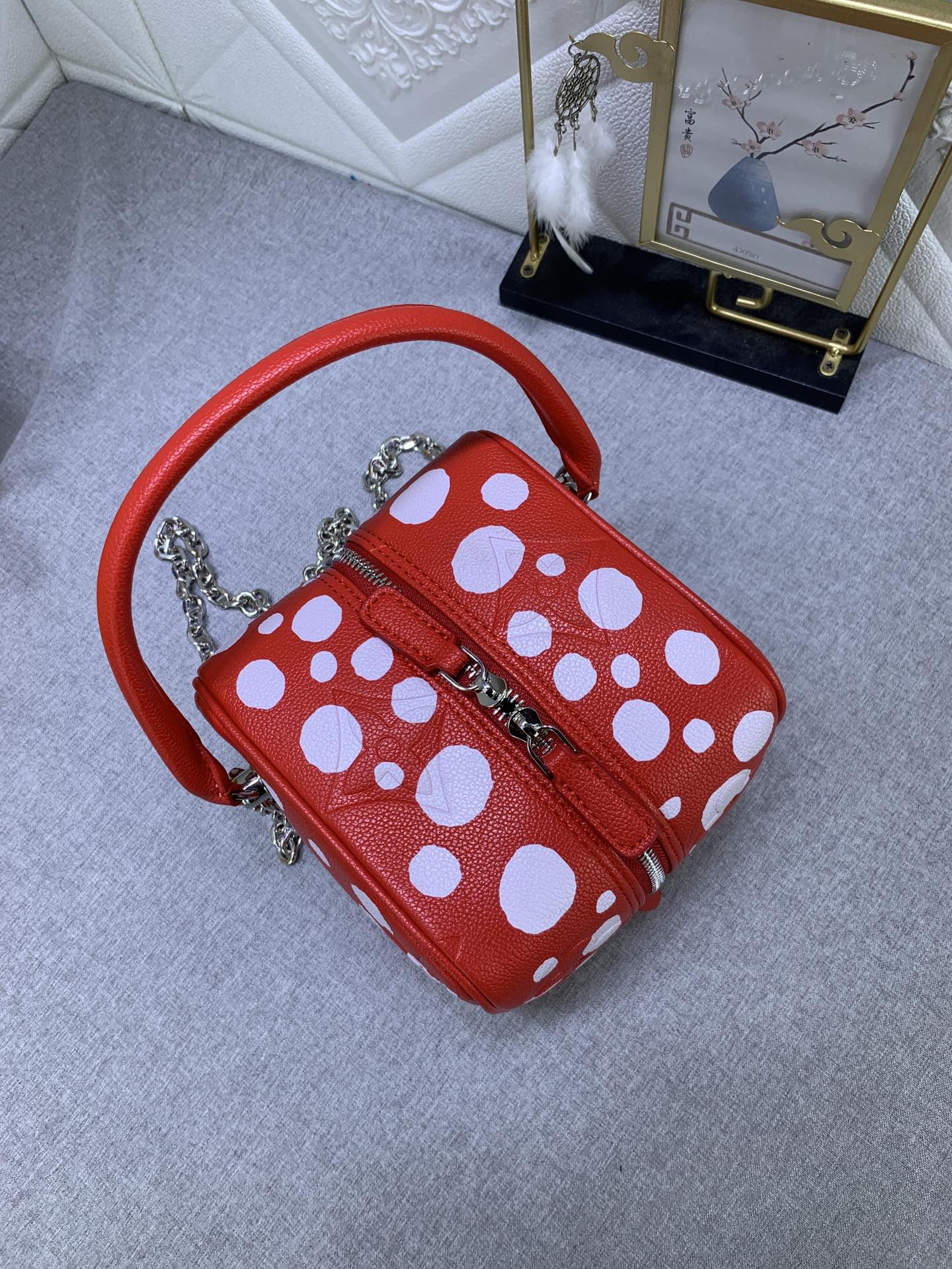 Louis Vuitton x YK Square Bag M21778 (4) 16x16x16cm