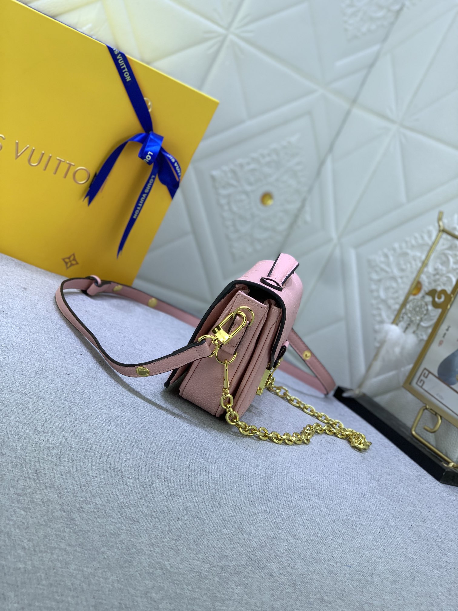 Louis Vuitton Pochette Métis East West M46279 (4) 21.5 x 13.5 x 6.0cm