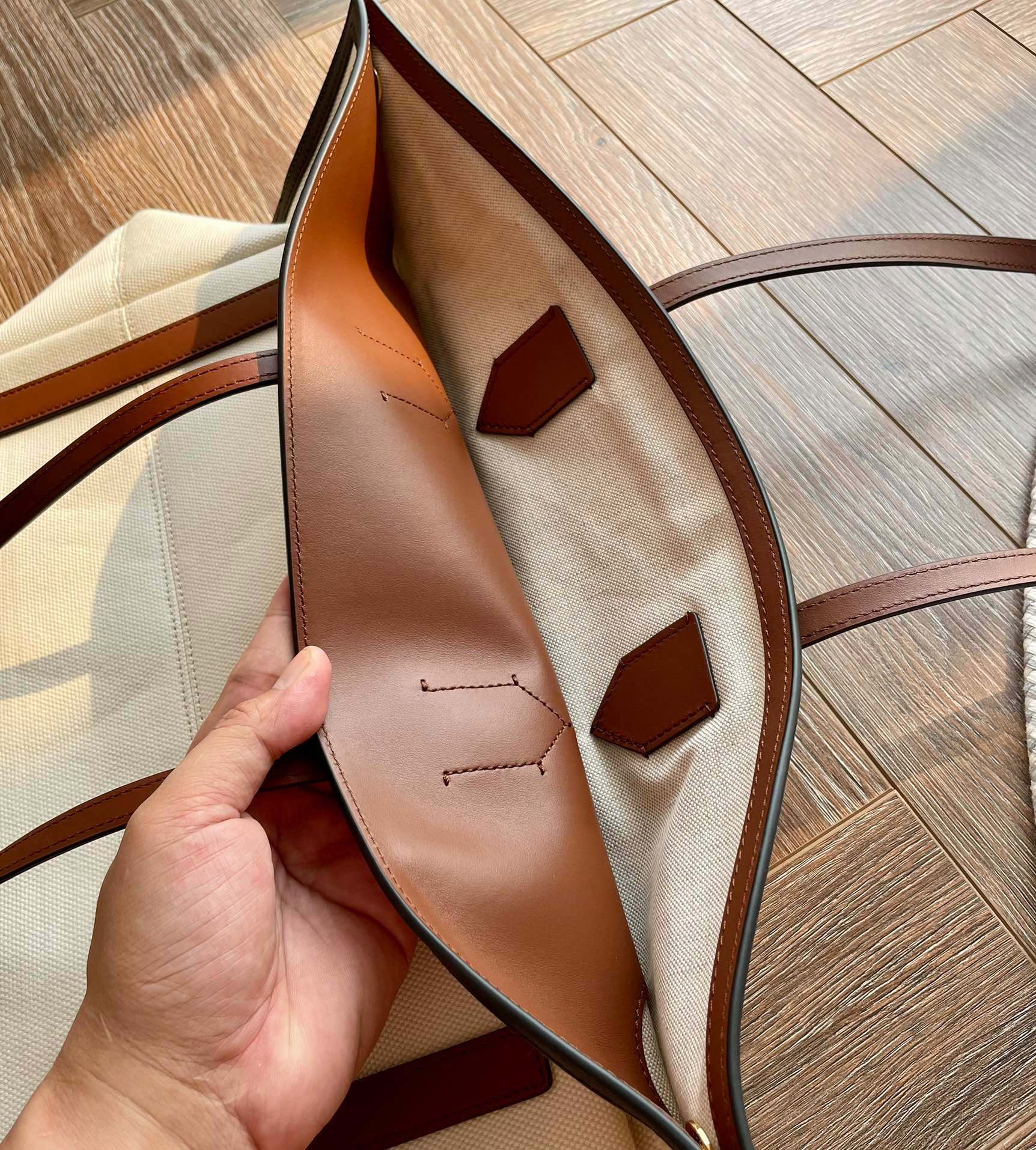 Burberry24 (10) Society 38x32x22cm