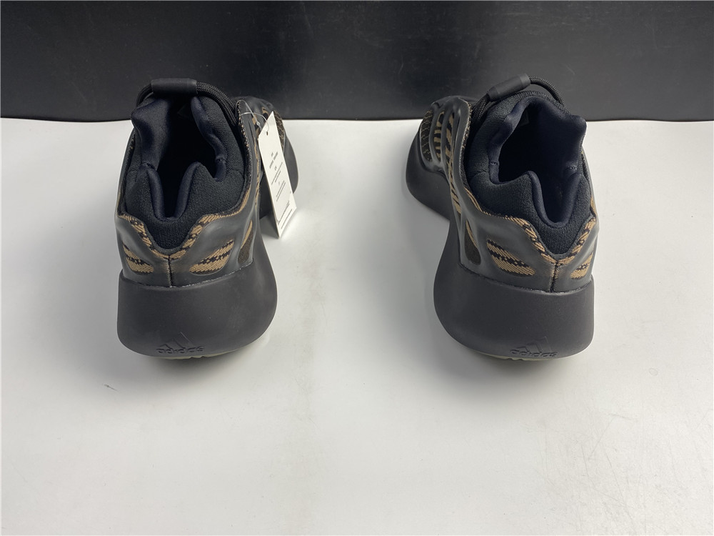 adidas Yeezy 700 V3Clay Brown