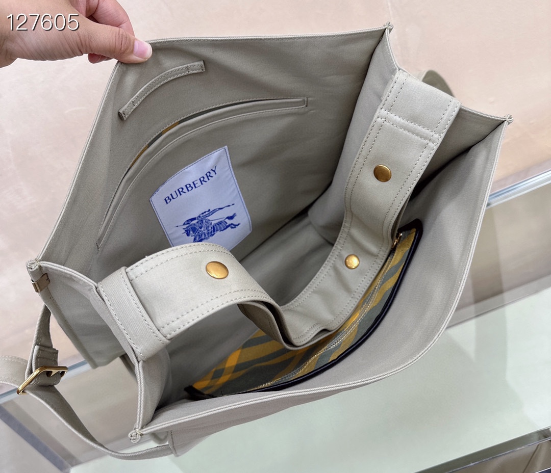 Burberry 127605 40 x 14 x 40cm