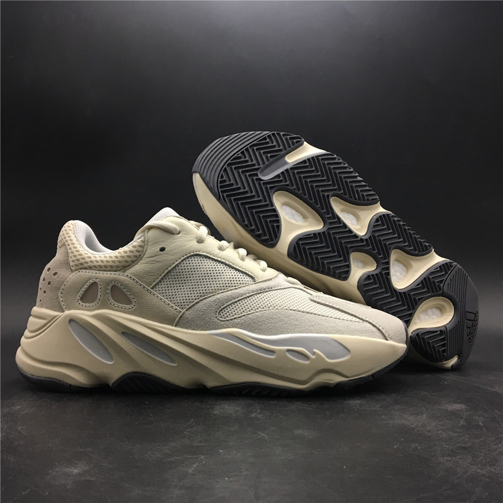 adidas Yeezy Boost 700Analog