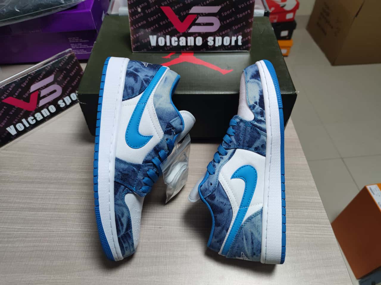 Jordan 1 Low Washed Denim DM8947 100