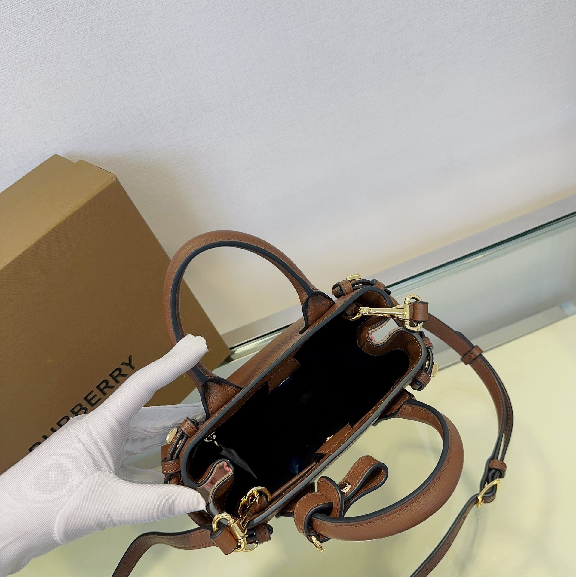 Burberry The Banner 7121 22 x 12 x 17cm