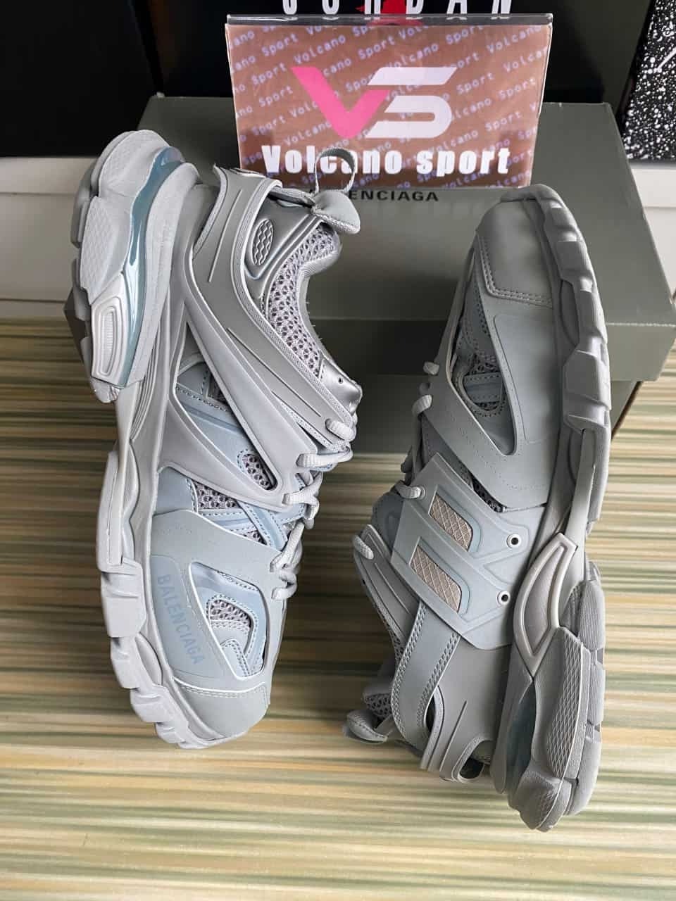 Bale*ciaga Track Light Grey