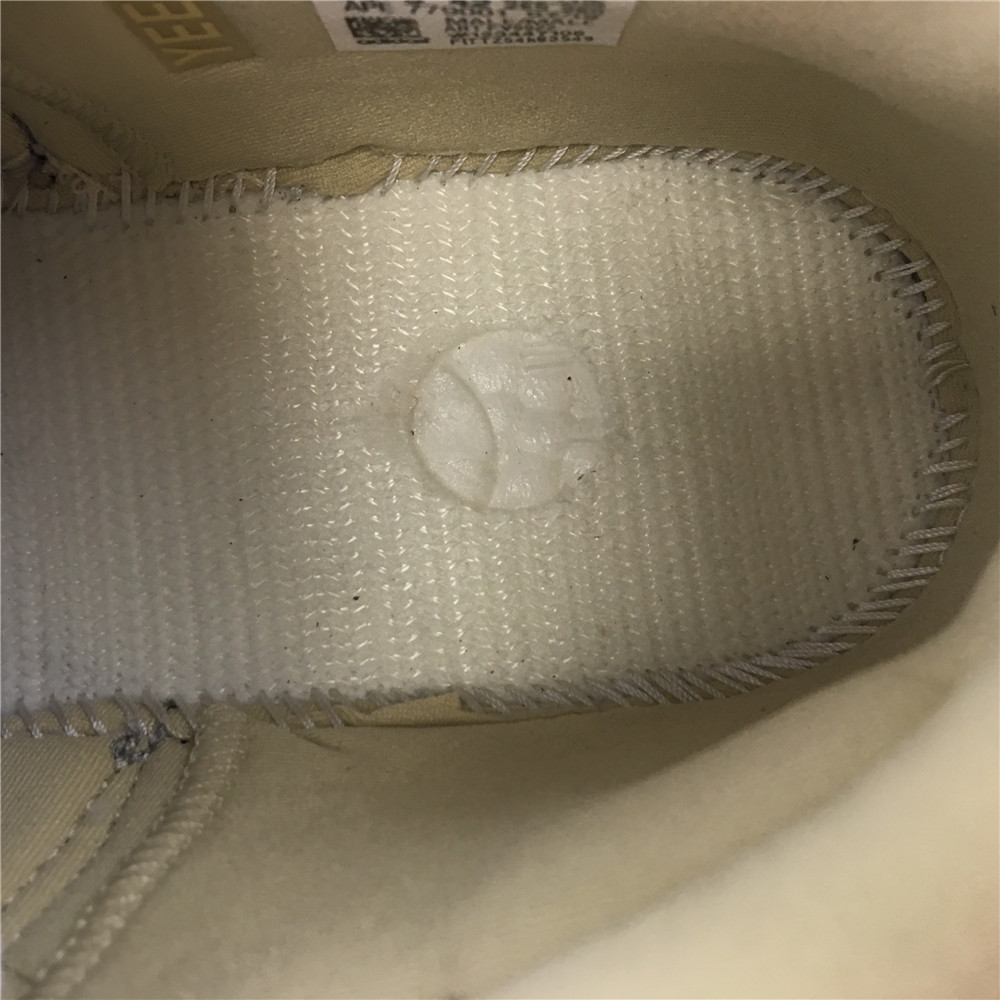 adidas Yeezy Boost 700Magnet