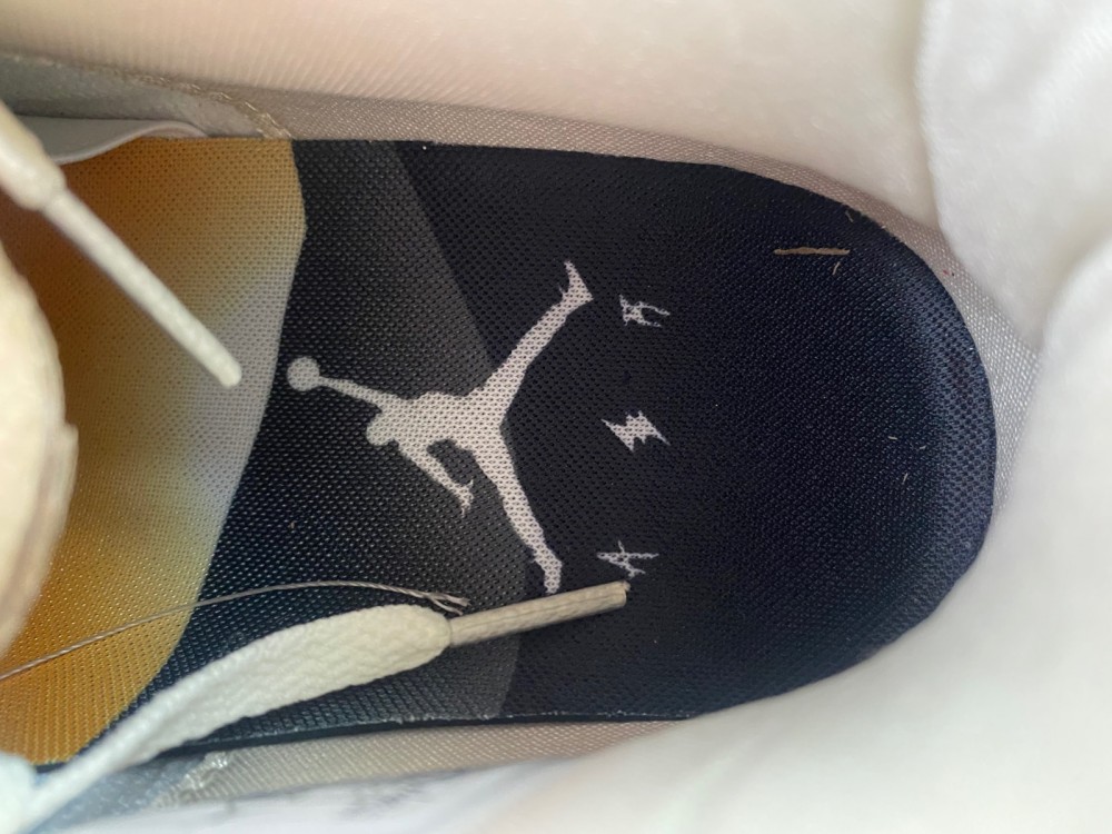 Balvin x Air Jordan4 FN0344-901