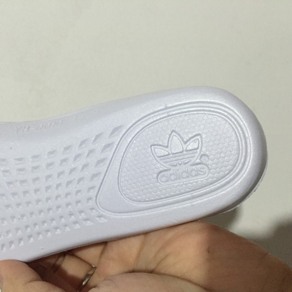 Yeezy Boost 350 V2 Beluga