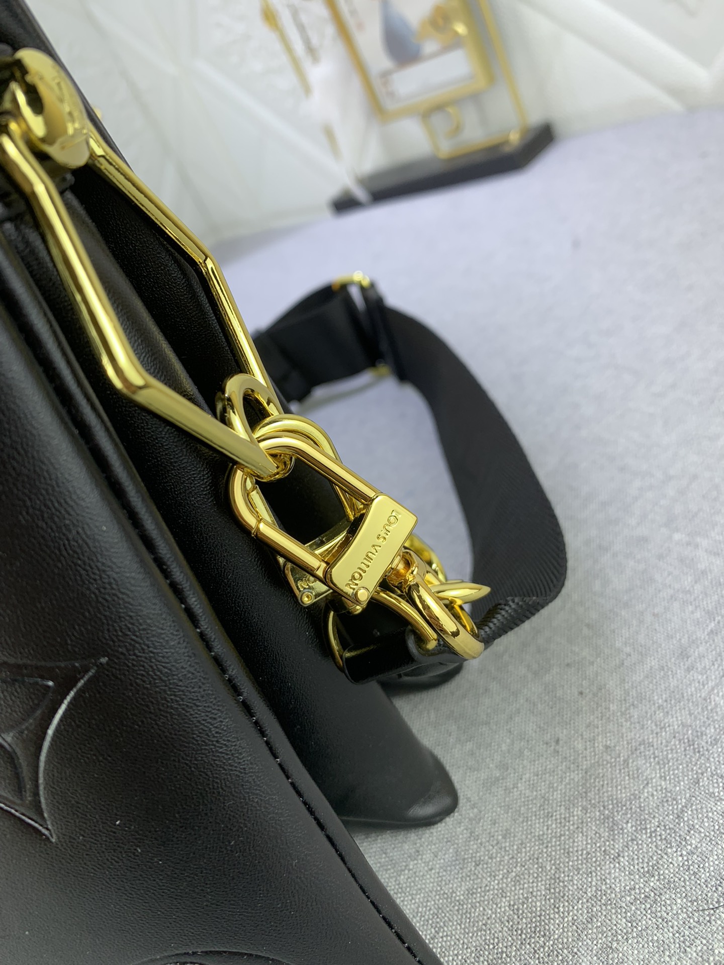 Louis Vuitton  Mini Soft Trunk M22398 (5) 18.5 x 13.0 x 8.0cm