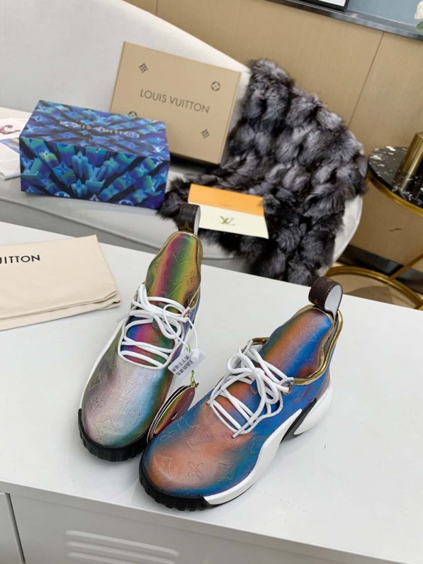 Louis Vuitton Archlight