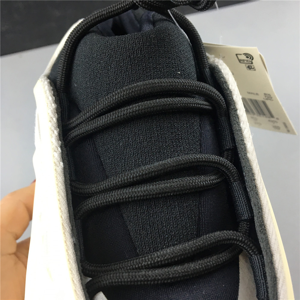 adidas Yeezy 700 V3Azael