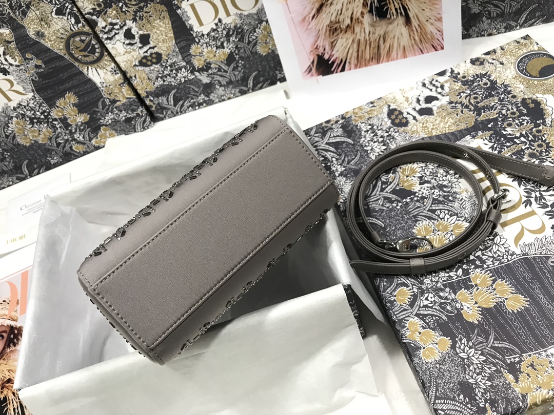 Dior Lady M0505 (14) 17 x 15 x 7 cm
